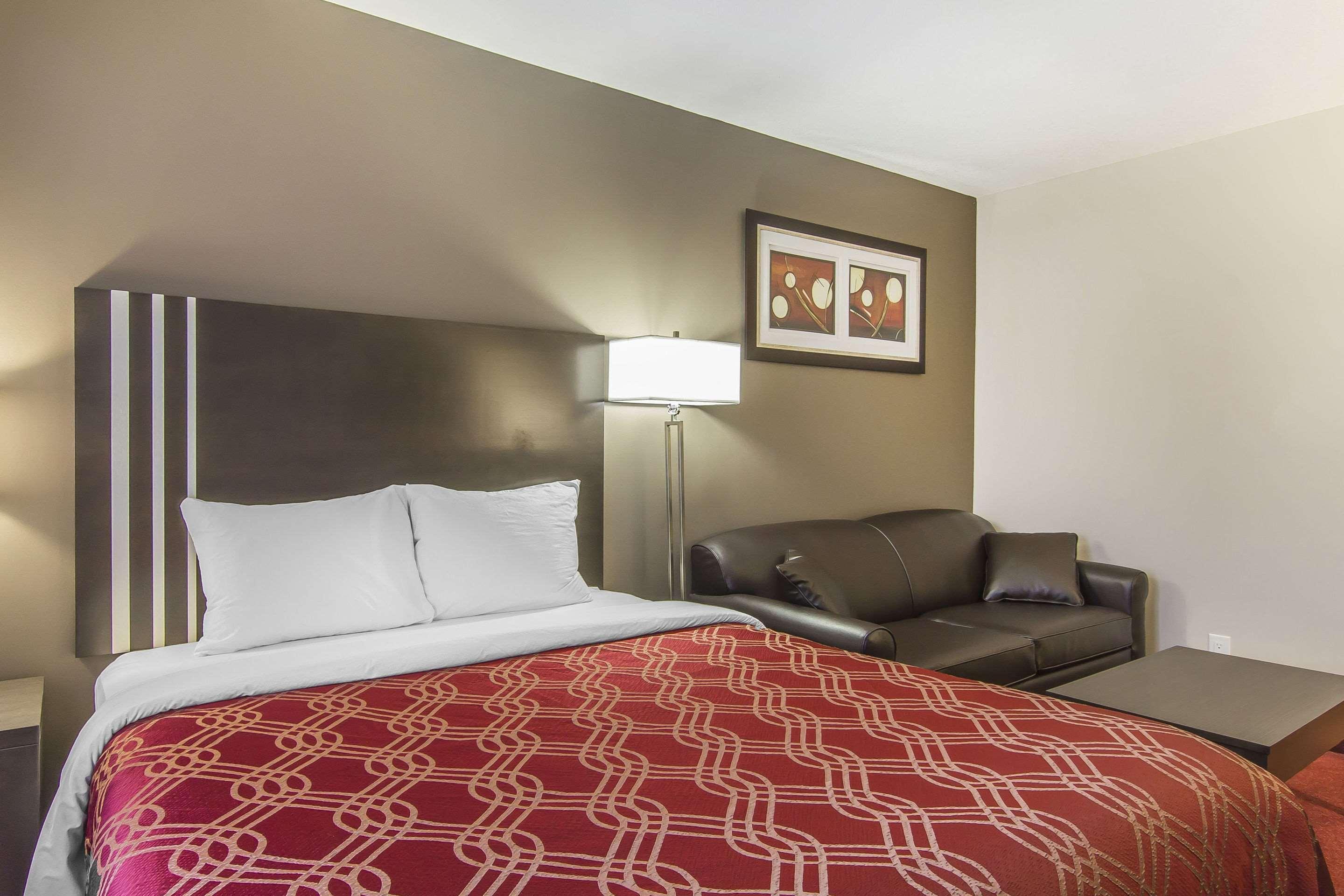 Hotel Econo & Lethbridge