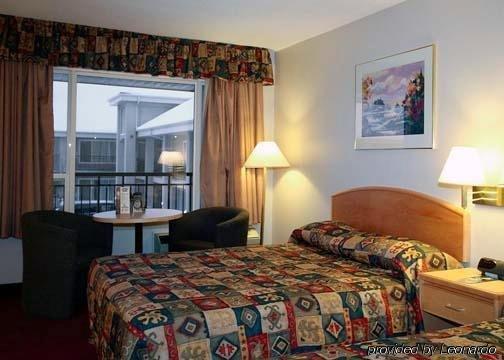Econo & Hotel 3*