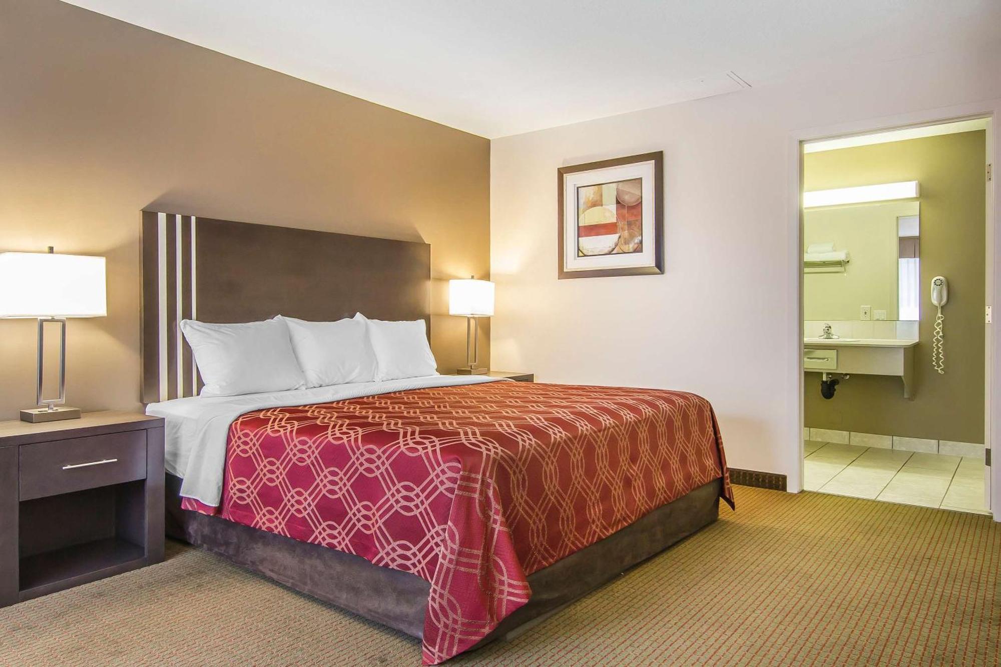 Hotel Econo &