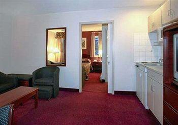 Econo & Hotel 3*