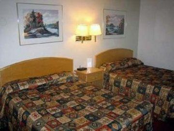 Hotel Econo & 3*